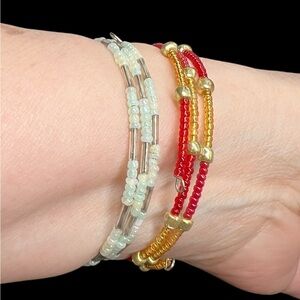Set of 2 beaded bracelets adjustable size